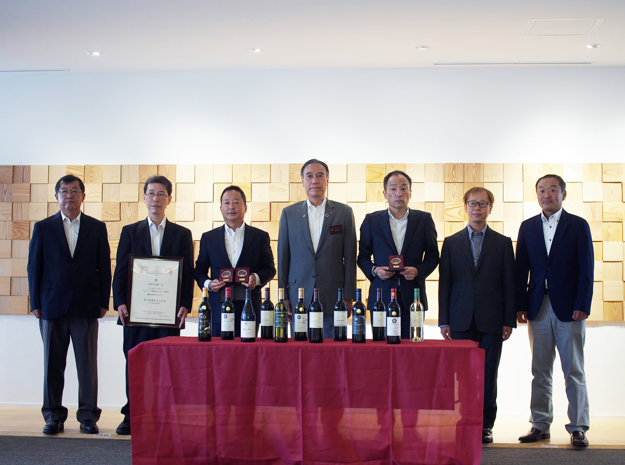 日本ワインコンクール2022<br>金賞受賞ワイン日本一を<br>記念して、知事表敬訪問