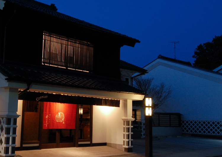 ｜信州松本 鶏鍋 炭火料理 トキシラズ｜<br>古き良き松本の趣が残る店で<br>こだわりの一品に舌鼓を打つ